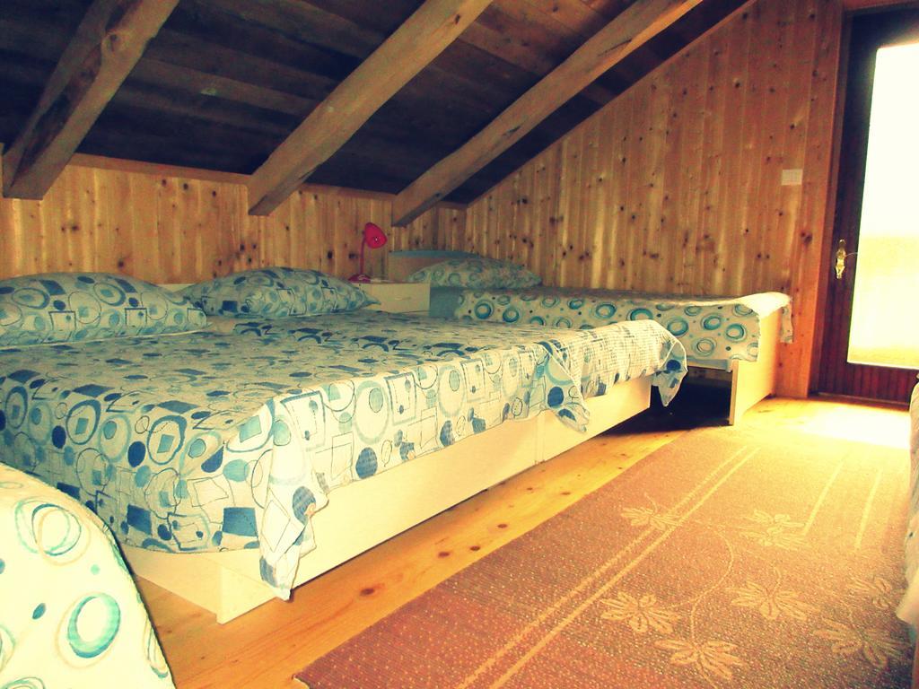 Kamp Rut Hostel Kobarid Bagian luar foto